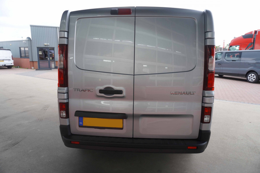 Renault Trafic 2.0 Blue dCi 130PK T30 L2H1 Advance nr. V065 | Airco | Cruise | Navi | Schuifdeur links en rechts
