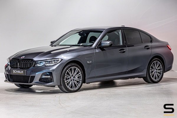 BMW 3-serie 330e High Executive|M-sport|1eig|Cam|DealerOnder
