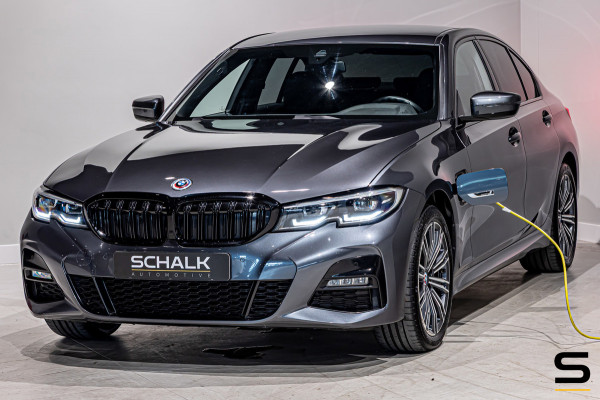 BMW 3-serie 330e High Executive|M-sport|1eig|Cam|DealerOnder
