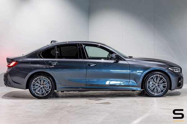 BMW 3-serie 330e High Executive|M-sport|1eig|Cam|DealerOnder