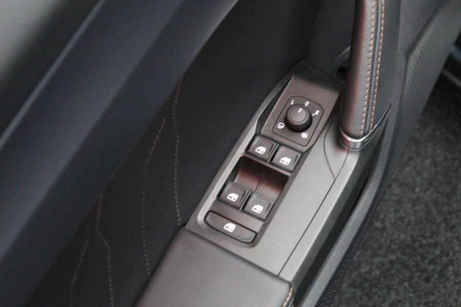 CUPRA Formentor 1.4 e-Hybrid 204 PK Performance PHEV, Panoramadak, Memory, Adap. Cruise Control