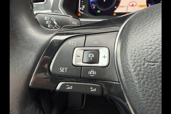 Volkswagen Tiguan 1.5 TSI DSG R-Line | Navigatie | Camera | Adaptive Cruise Control | LED | Carplay | Elektrische Achterklep |