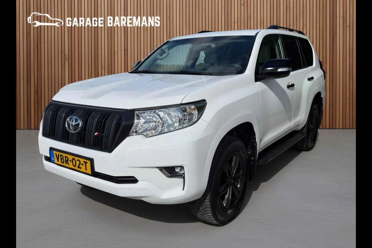 Toyota Land Cruiser 150 2.8 D-4D-F Comfort Window Van