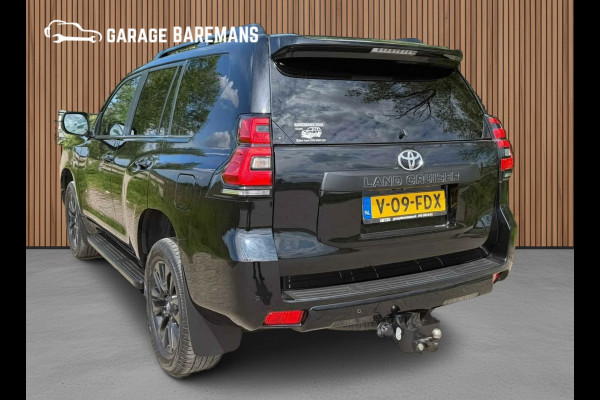Toyota Land Cruiser 150 2.8 D-4D-F Professional Black line Window Van