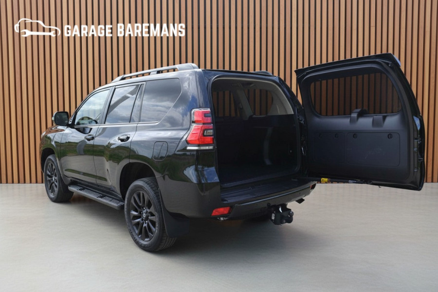Toyota Land Cruiser 150 2.8 D-4D-F Professional Black line Window Van