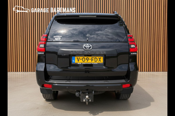Toyota Land Cruiser 150 2.8 D-4D-F Professional Black line Window Van