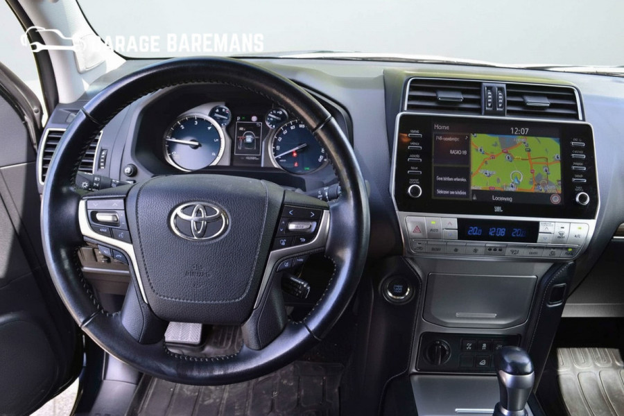 Toyota Land Cruiser 150 2.8 D-4D-F Professional Black line Window Van