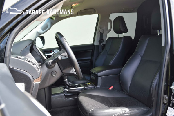 Toyota Land Cruiser 150 2.8 D-4D-F Professional Black line Window Van