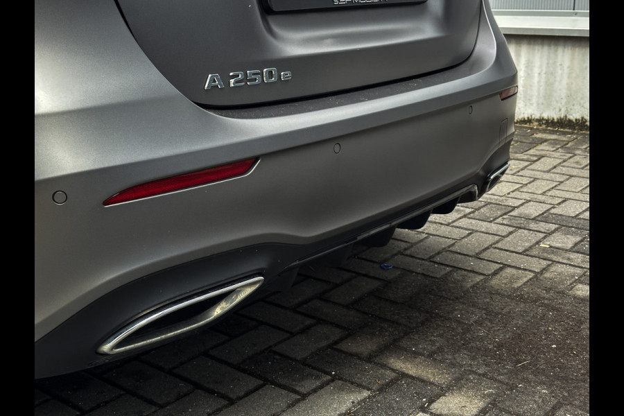 Mercedes-Benz A-Klasse 250 e AMG Line Matgrijs | Pano | 360 | Headup | Matrix | 1e eig | 12 maanden Garantie