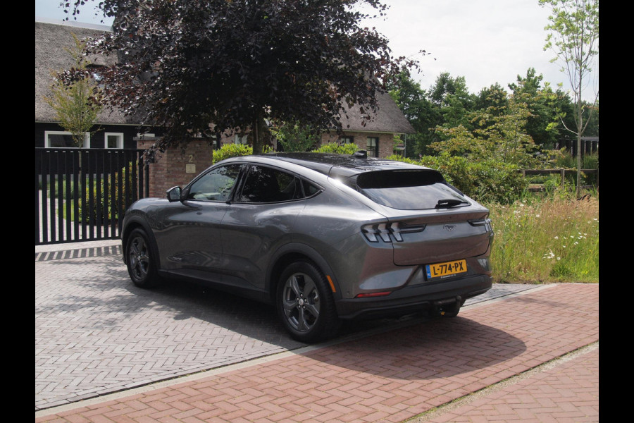 Ford Mustang Mach-E Extended RWD 98 kWh | Panoramadak | Bang & Olufsen | 360 Camera | Trekhaak | Apple Carplay |
