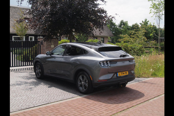 Ford Mustang Mach-E Extended RWD 98 kWh | Panoramadak | Bang & Olufsen | 360 Camera | Trekhaak | Apple Carplay |