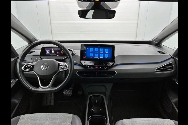Volkswagen ID.3 Pro 58 kWh Climate Control Navigatie Carplay PDC VA + Camera 18" LM Velgen Adaptive Cruise Control Full LED