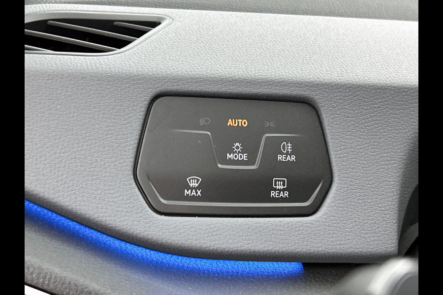Volkswagen ID.3 Pro 58 kWh Climate Control Navigatie Carplay PDC VA + Camera 18" LM Velgen Adaptive Cruise Control Full LED