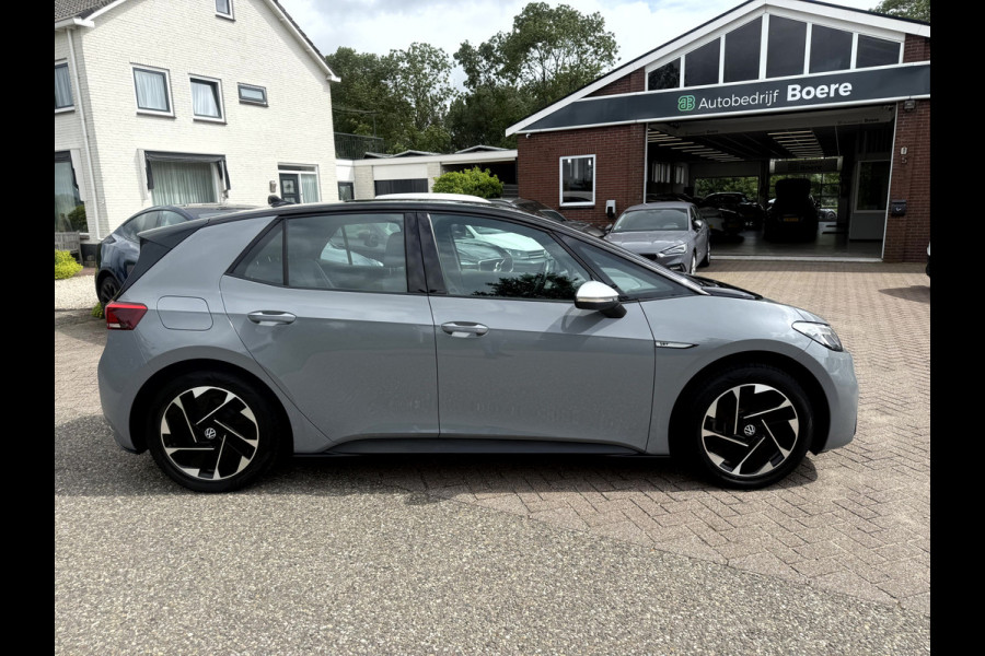 Volkswagen ID.3 First 58 kWh SOH 92.8%, Trekhaak, Stoel/Stuurverwarming, Sfeerverlichting