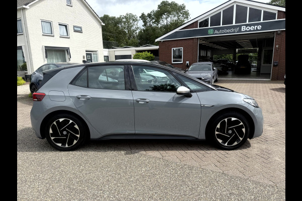 Volkswagen ID.3 First 58 kWh SOH 92.8%, Trekhaak, Stoel/Stuurverwarming, Sfeerverlichting