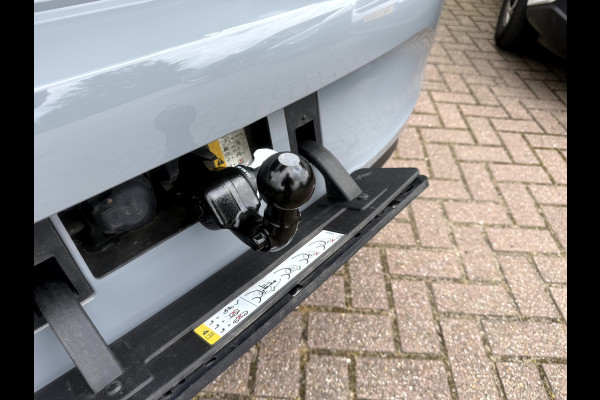 Volkswagen ID.3 First 58 kWh SOH 92.8%, Trekhaak, Stoel/Stuurverwarming, Sfeerverlichting