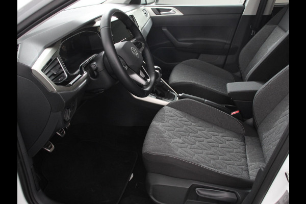 Volkswagen Polo 1.0 TSI Move Navigatie App Connect / Android Auto / Apple Carplay Climate Control Parkeer sensoren Lichtmetalen Velgen Dab Digitale Cockpit
