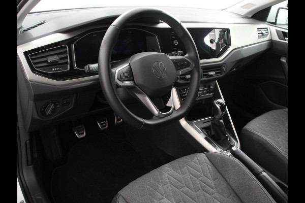 Volkswagen Polo 1.0 TSI Move Navigatie App Connect / Android Auto / Apple Carplay Climate Control Parkeer sensoren Lichtmetalen Velgen Dab Digitale Cockpit