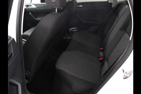 Volkswagen Polo 1.0 TSI Move Navigatie App Connect / Android Auto / Apple Carplay Climate Control Parkeer sensoren Lichtmetalen Velgen Dab Digitale Cockpit
