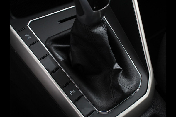 Volkswagen Polo 1.0 TSI Move Navigatie App Connect / Android Auto / Apple Carplay Climate Control Parkeer sensoren Lichtmetalen Velgen Dab Digitale Cockpit