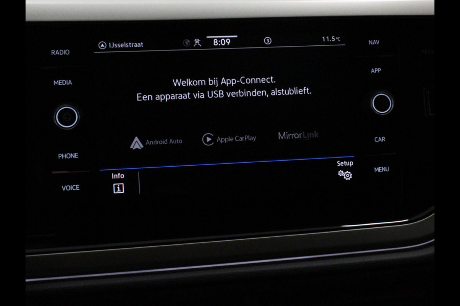 Volkswagen Polo 1.0 TSI Move Navigatie App Connect / Android Auto / Apple Carplay Climate Control Parkeer sensoren Lichtmetalen Velgen Dab Digitale Cockpit