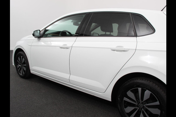 Volkswagen Polo 1.0 TSI Move Navigatie App Connect / Android Auto / Apple Carplay Climate Control Parkeer sensoren Lichtmetalen Velgen Dab Digitale Cockpit