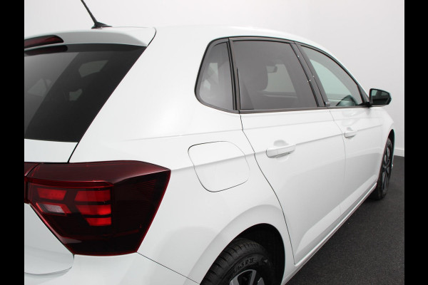 Volkswagen Polo 1.0 TSI Move Navigatie App Connect / Android Auto / Apple Carplay Climate Control Parkeer sensoren Lichtmetalen Velgen Dab Digitale Cockpit