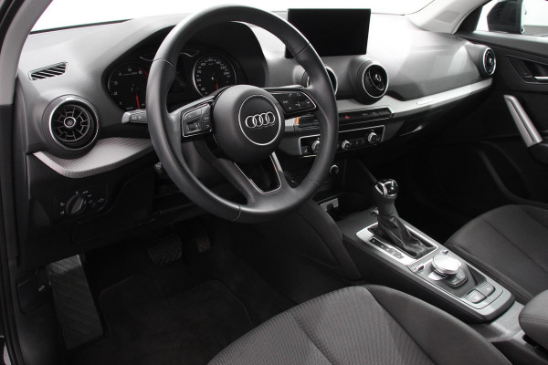 Audi Q2 35 TFSI 150pk S-Tronic Prestige Navigatie Apple Carplay/Android Auto Camera Parkeersensoren Adaptive Cruise Control Stoelverwarming Climate Control Lichtmetalen velgen