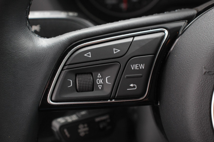 Audi Q2 35 TFSI 150pk S-Tronic Prestige Navigatie Apple Carplay/Android Auto Camera Parkeersensoren Adaptive Cruise Control Stoelverwarming Climate Control Lichtmetalen velgen
