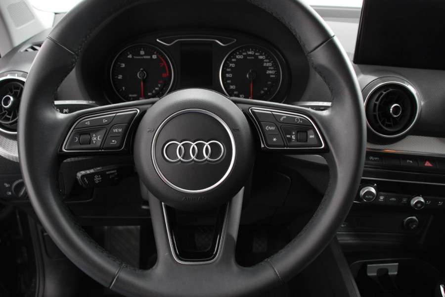 Audi Q2 35 TFSI 150pk S-Tronic Prestige Navigatie Apple Carplay/Android Auto Camera Parkeersensoren Adaptive Cruise Control Stoelverwarming Climate Control Lichtmetalen velgen