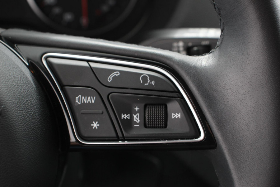 Audi Q2 35 TFSI 150pk S-Tronic Prestige Navigatie Apple Carplay/Android Auto Camera Parkeersensoren Adaptive Cruise Control Stoelverwarming Climate Control Lichtmetalen velgen