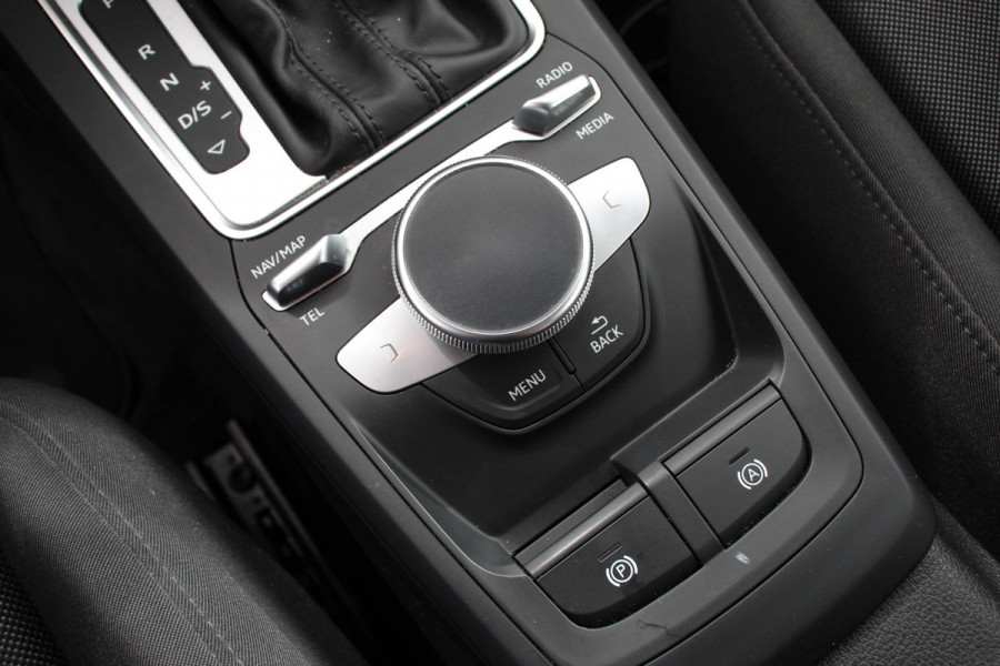Audi Q2 35 TFSI 150pk S-Tronic Prestige Navigatie Apple Carplay/Android Auto Camera Parkeersensoren Adaptive Cruise Control Stoelverwarming Climate Control Lichtmetalen velgen