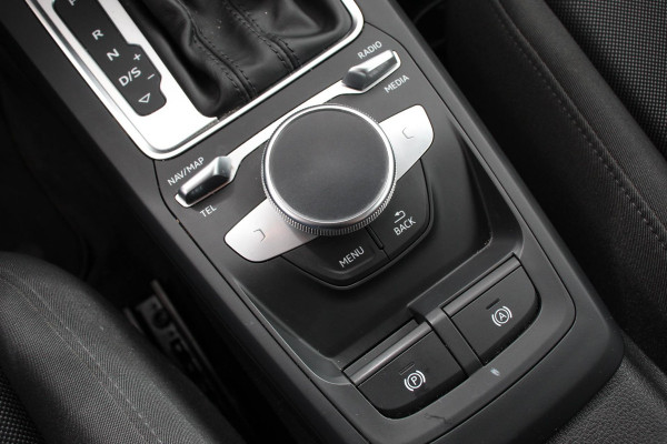 Audi Q2 35 TFSI 150pk S-Tronic Prestige Navigatie Apple Carplay/Android Auto Camera Parkeersensoren Adaptive Cruise Control Stoelverwarming Climate Control Lichtmetalen velgen