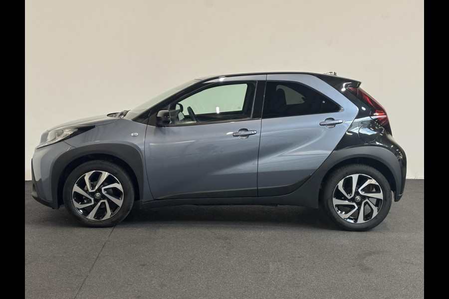Toyota Aygo X 1.0 VVT-i Automaat Pulse Navigatie Apple Carplay/Android Auto Camera  Climate Control Adaptive Cruise Control Two Tone