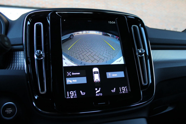 Volvo XC40 T5 262PK Automaat Recharge R-Design Navigatie / Apple Carplay / DAB+ / Road Sign Information / Parkeersensoren voor en achter / Cruise Control(Verhuurd)