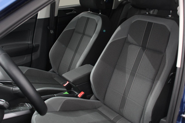 Volkswagen Polo 1.0 TSI 110 pk DSG Highline Navigatie Apple Carplay/Android Auto  Parkeersensoren  Adaptive Cruise Control  Afneembare trekhaak  Getinte ramen  Stoelverwarming  Climatronic
