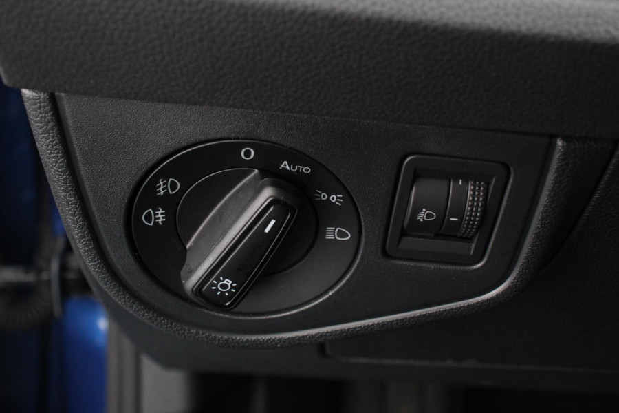 Volkswagen Polo 1.0 TSI 110 pk DSG Highline Navigatie Apple Carplay/Android Auto  Parkeersensoren  Adaptive Cruise Control  Afneembare trekhaak  Getinte ramen  Stoelverwarming  Climatronic