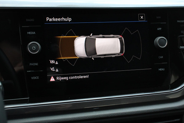 Volkswagen Polo 1.0 TSI 110 pk DSG Highline Navigatie Apple Carplay/Android Auto  Parkeersensoren  Adaptive Cruise Control  Afneembare trekhaak  Getinte ramen  Stoelverwarming  Climatronic
