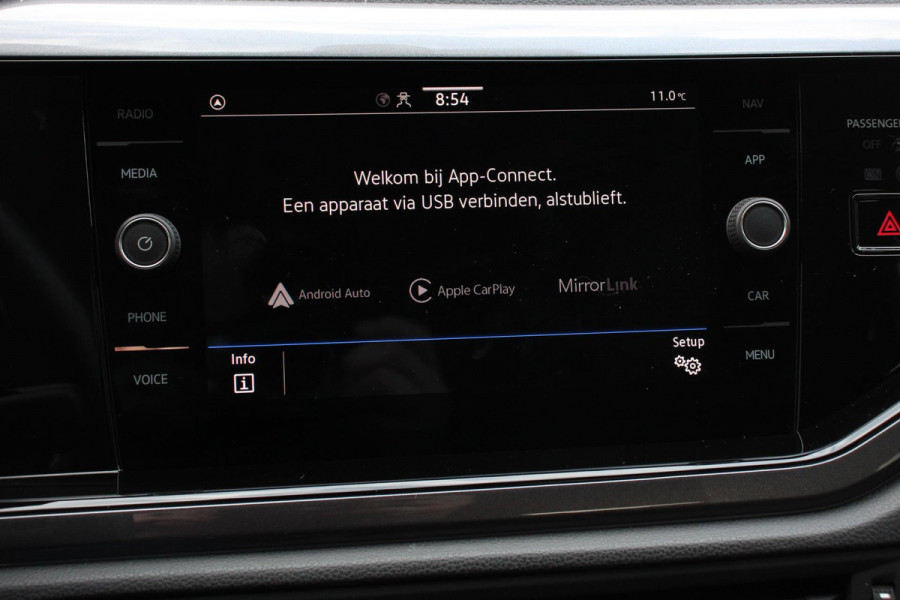 Volkswagen Polo 1.0 TSI 110 pk DSG Highline Navigatie Apple Carplay/Android Auto  Parkeersensoren  Adaptive Cruise Control  Afneembare trekhaak  Getinte ramen  Stoelverwarming  Climatronic