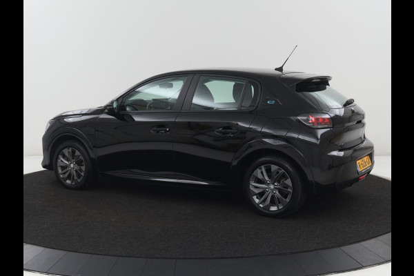 Peugeot e-208 EV Active Pack 50 kWh | SOH 94,2% | 38.400km NAP | Navigatie | Carplay | Parkeerhulp | Climate control | Bluetooth | DAB | Cruise control | Origineel NL | 1e eigenaar