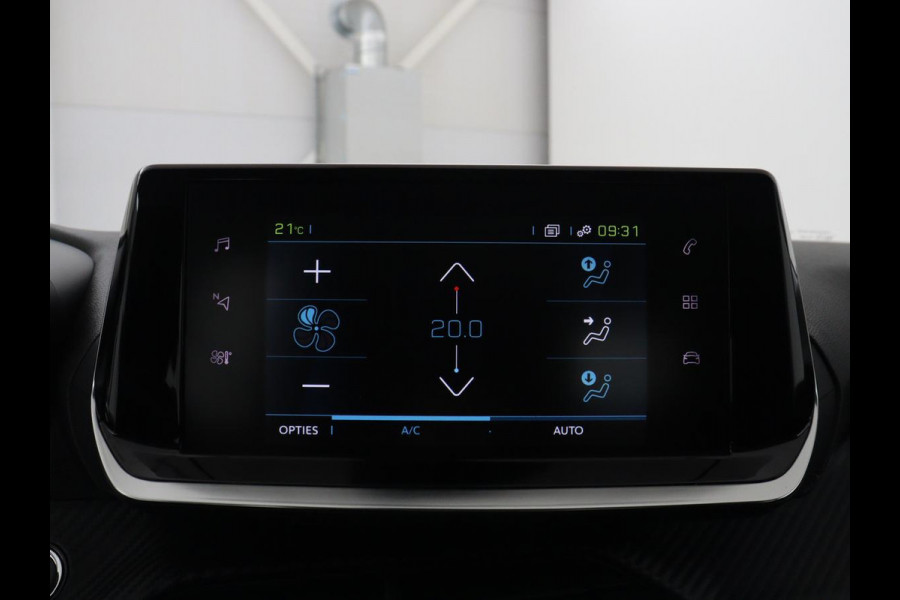 Peugeot e-208 EV Active Pack 50 kWh | SOH 94,2% | 38.400km NAP | Navigatie | Carplay | Parkeerhulp | Climate control | Bluetooth | DAB | Cruise control | Origineel NL | 1e eigenaar
