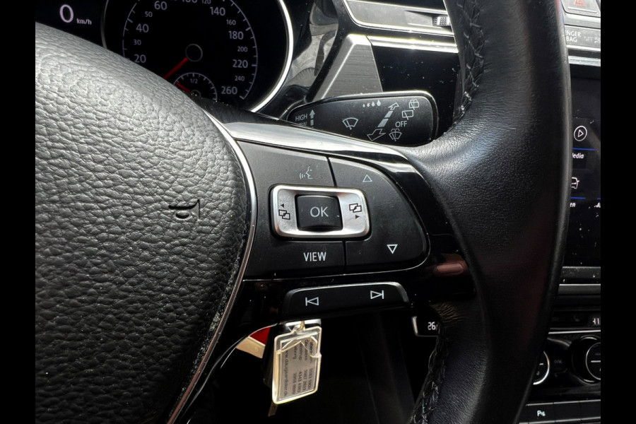 Volkswagen Touran 1.5 TSI Comfortline Business 7p Clima_ACC_Nieuw velgen en banden