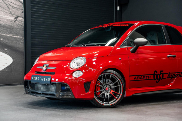 Abarth 695 Biposto  *O.Z. Lichtmetalen velgen / Akrapovic / Carbon in-exterieur / Sportstoelen / Brembo-Remmen*