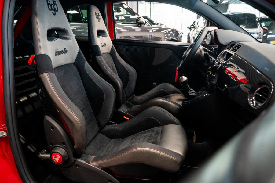 Abarth 695 Biposto  *O.Z. Lichtmetalen velgen / Akrapovic / Carbon in-exterieur / Sportstoelen / Brembo-Remmen*