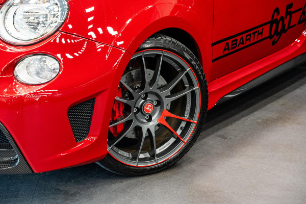 Abarth 695 Biposto  *O.Z. Lichtmetalen velgen / Akrapovic / Carbon in-exterieur / Sportstoelen / Brembo-Remmen*