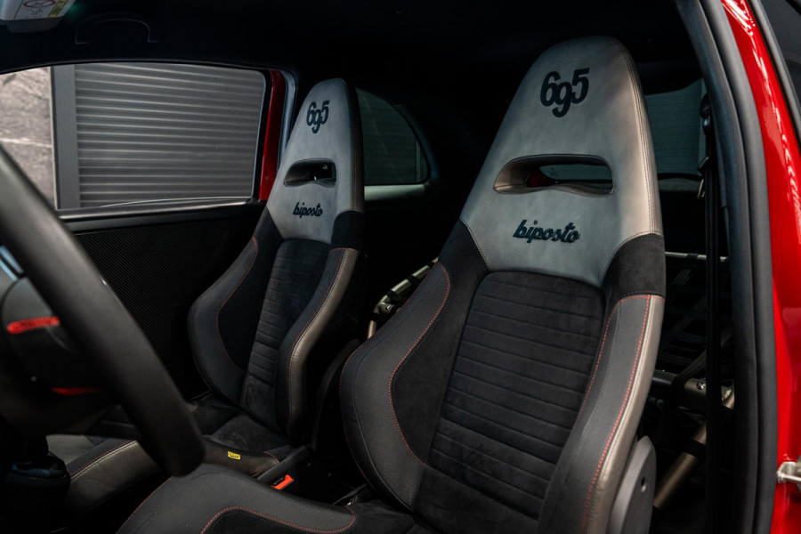 Abarth 695 Biposto  *O.Z. Lichtmetalen velgen / Akrapovic / Carbon in-exterieur / Sportstoelen / Brembo-Remmen*