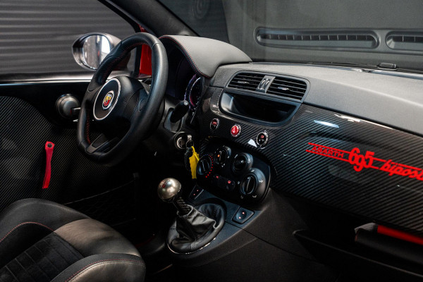 Abarth 695 Biposto  *O.Z. Lichtmetalen velgen / Akrapovic / Carbon in-exterieur / Sportstoelen / Brembo-Remmen*