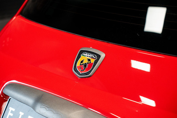 Abarth 695 Biposto  *O.Z. Lichtmetalen velgen / Akrapovic / Carbon in-exterieur / Sportstoelen / Brembo-Remmen*
