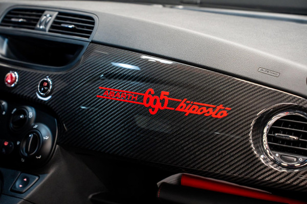 Abarth 695 Biposto  *O.Z. Lichtmetalen velgen / Akrapovic / Carbon in-exterieur / Sportstoelen / Brembo-Remmen*