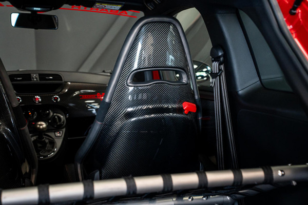 Abarth 695 Biposto  *O.Z. Lichtmetalen velgen / Akrapovic / Carbon in-exterieur / Sportstoelen / Brembo-Remmen*